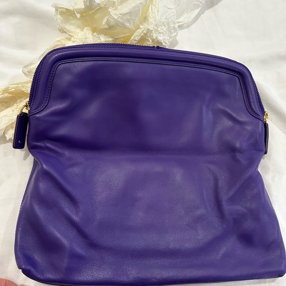 🦄Alexander McQueen Rare color Purple Skull Clutch in Mint Condition. - Picture 2 of 5